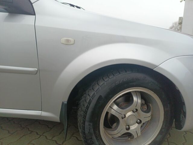 Серый Шевроле Лачетти, объемом двигателя 1.6 л и пробегом 267 тыс. км за 3350 $, фото 9 на Automoto.ua