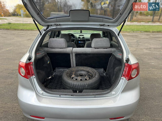 Сірий Шевроле Лачетті, об'ємом двигуна 1.6 л та пробігом 300 тис. км за 2750 $, фото 10 на Automoto.ua