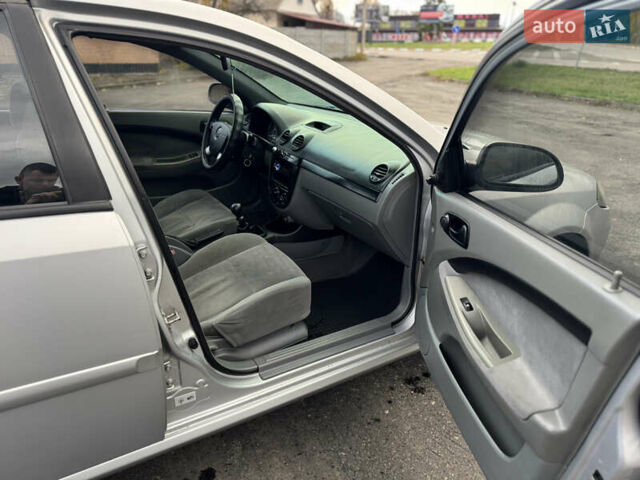 Сірий Шевроле Лачетті, об'ємом двигуна 1.6 л та пробігом 300 тис. км за 2750 $, фото 6 на Automoto.ua