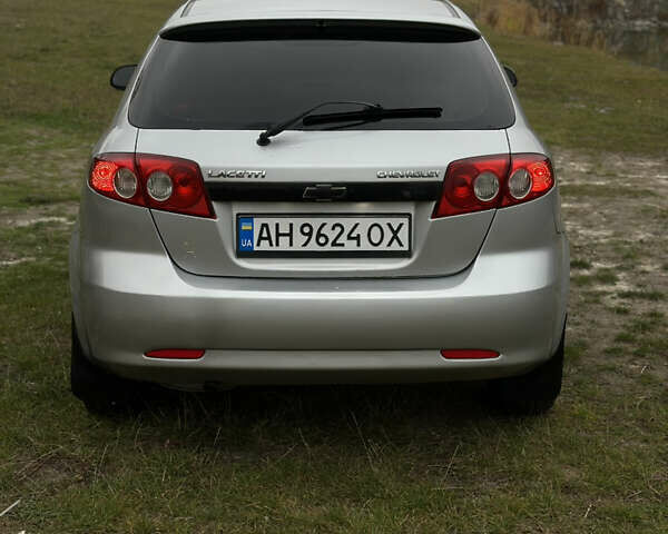 Серый Шевроле Лачетти, объемом двигателя 1.6 л и пробегом 280 тыс. км за 3600 $, фото 2 на Automoto.ua