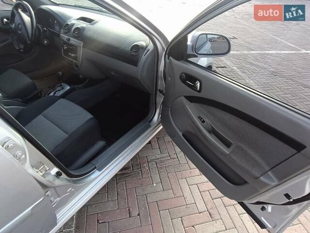 Серый Шевроле Лачетти, объемом двигателя 1.8 л и пробегом 138 тыс. км за 5700 $, фото 8 на Automoto.ua