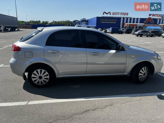 Серый Шевроле Лачетти, объемом двигателя 1.6 л и пробегом 283 тыс. км за 4750 $, фото 7 на Automoto.ua