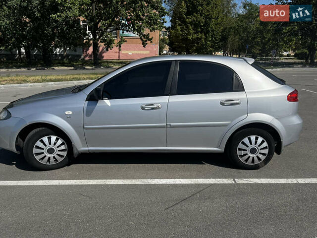 Серый Шевроле Лачетти, объемом двигателя 1.6 л и пробегом 283 тыс. км за 4750 $, фото 6 на Automoto.ua