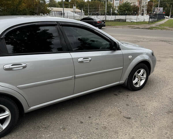 Сірий Шевроле Лачетті, об'ємом двигуна 1.6 л та пробігом 70 тис. км за 5900 $, фото 6 на Automoto.ua