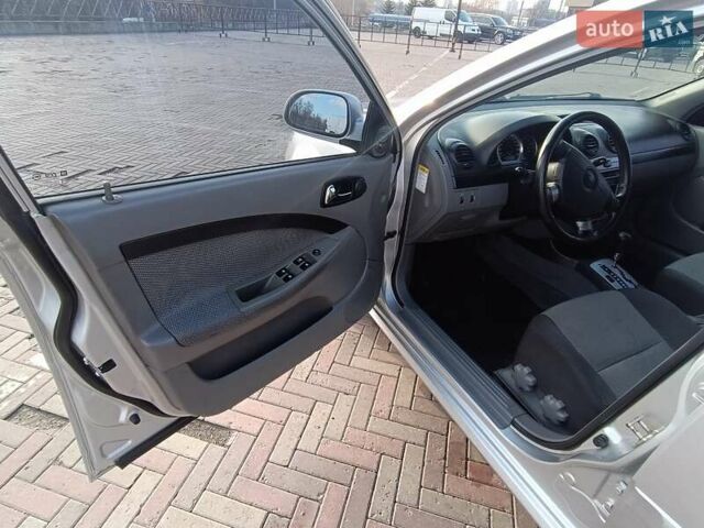 Серый Шевроле Лачетти, объемом двигателя 1.8 л и пробегом 138 тыс. км за 5700 $, фото 7 на Automoto.ua