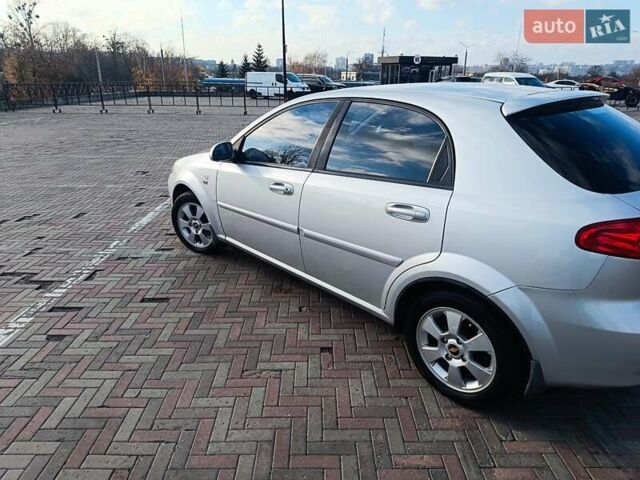 Серый Шевроле Лачетти, объемом двигателя 1.8 л и пробегом 138 тыс. км за 5700 $, фото 3 на Automoto.ua