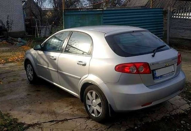 Серый Шевроле Лачетти, объемом двигателя 1.6 л и пробегом 240 тыс. км за 4500 $, фото 1 на Automoto.ua