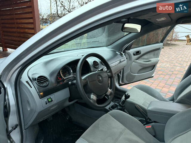 Серый Шевроле Лачетти, объемом двигателя 1.6 л и пробегом 216 тыс. км за 4900 $, фото 40 на Automoto.ua