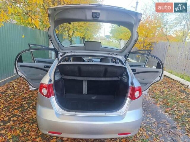 Шевроле Лачетти 2011 в Киеве на Automoto.ua Серый Шевроле Лачетти, объемом двигателя 1.6 л и пробегом 153 тыс. км за 4300 $, фото 9 на Automoto.ua