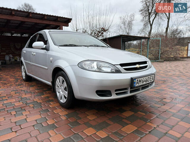 Серый Шевроле Лачетти, объемом двигателя 1.6 л и пробегом 216 тыс. км за 4900 $, фото 2 на Automoto.ua