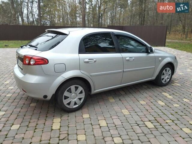 Серый Шевроле Лачетти, объемом двигателя 1.6 л и пробегом 216 тыс. км за 4860 $, фото 5 на Automoto.ua