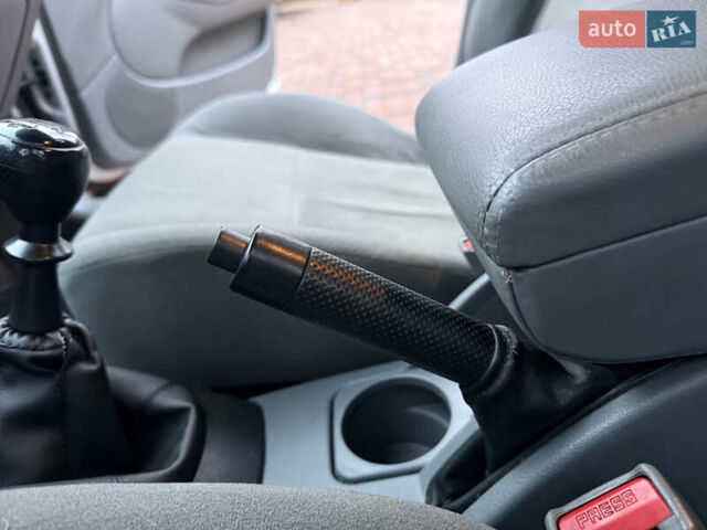 Серый Шевроле Лачетти, объемом двигателя 1.6 л и пробегом 216 тыс. км за 4900 $, фото 37 на Automoto.ua