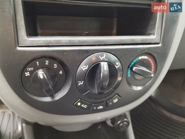 Серый Шевроле Лачетти, объемом двигателя 1.6 л и пробегом 216 тыс. км за 4860 $, фото 2 на Automoto.ua