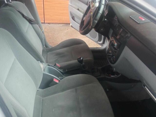 Серый Шевроле Лачетти, объемом двигателя 1.6 л и пробегом 230 тыс. км за 3500 $, фото 3 на Automoto.ua