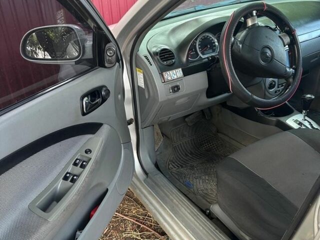 Серый Шевроле Лачетти, объемом двигателя 1.8 л и пробегом 147 тыс. км за 3500 $, фото 1 на Automoto.ua