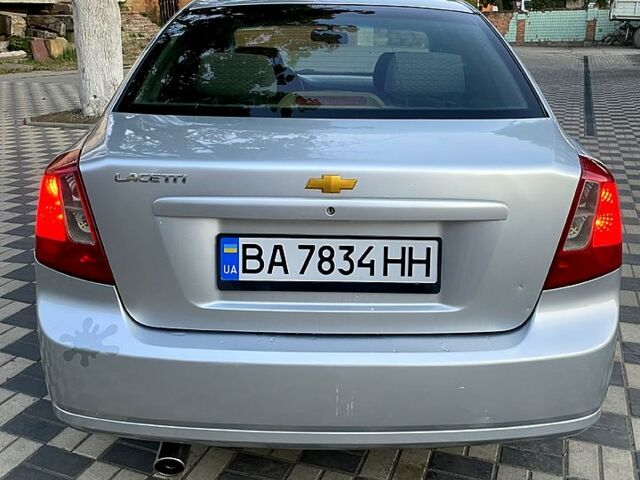 Сірий Шевроле Лачетті, об'ємом двигуна 2 л та пробігом 200 тис. км за 3950 $, фото 3 на Automoto.ua