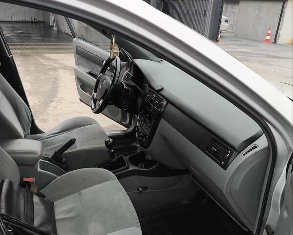 Серый Шевроле Лачетти, объемом двигателя 1.82 л и пробегом 222 тыс. км за 2999 $, фото 10 на Automoto.ua