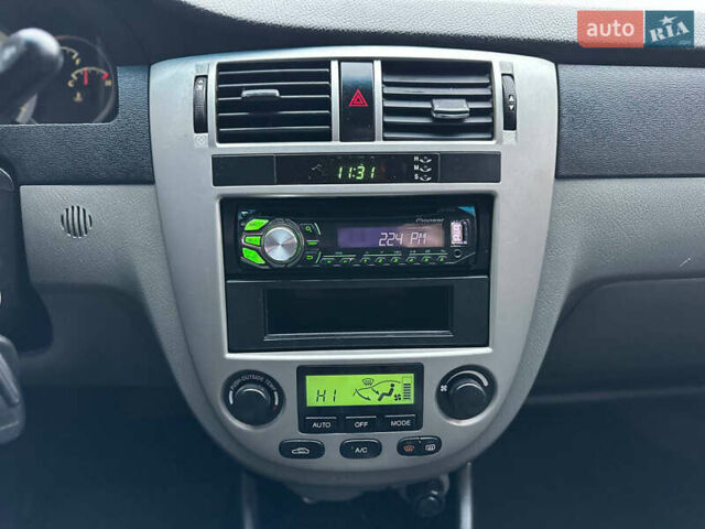 Сірий Шевроле Лачетті, об'ємом двигуна 1.8 л та пробігом 185 тис. км за 4500 $, фото 48 на Automoto.ua