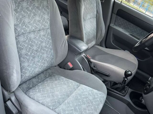 Серый Шевроле Лачетти, объемом двигателя 1.8 л и пробегом 170 тыс. км за 3599 $, фото 18 на Automoto.ua