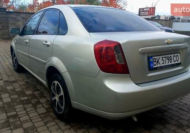 Серый Шевроле Лачетти, объемом двигателя 1.8 л и пробегом 320 тыс. км за 2999 $, фото 6 на Automoto.ua