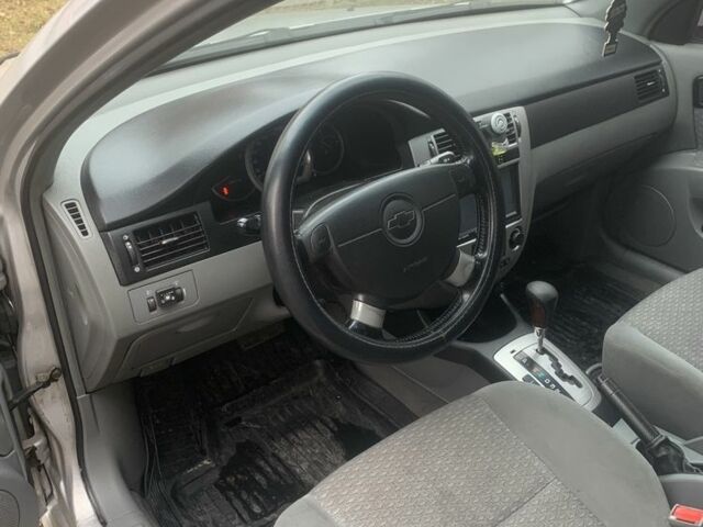 Серый Шевроле Лачетти, объемом двигателя 1.8 л и пробегом 397 тыс. км за 3600 $, фото 5 на Automoto.ua