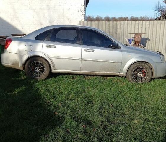 Серый Шевроле Лачетти, объемом двигателя 1.6 л и пробегом 300 тыс. км за 3700 $, фото 5 на Automoto.ua