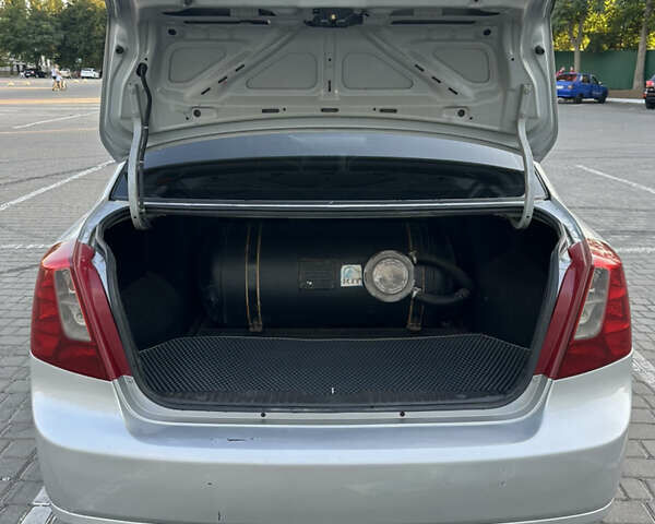 Серый Шевроле Лачетти, объемом двигателя 1.8 л и пробегом 136 тыс. км за 7500 $, фото 26 на Automoto.ua