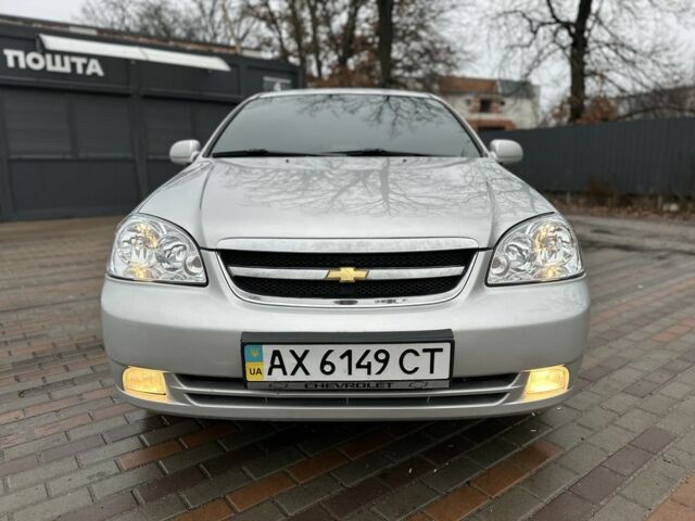 Серый Шевроле Лачетти, объемом двигателя 1.8 л и пробегом 180 тыс. км за 4500 $, фото 1 на Automoto.ua