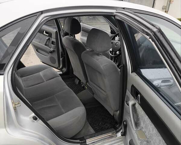 Серый Шевроле Лачетти, объемом двигателя 1.82 л и пробегом 222 тыс. км за 2999 $, фото 13 на Automoto.ua