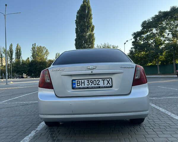 Серый Шевроле Лачетти, объемом двигателя 1.8 л и пробегом 136 тыс. км за 7500 $, фото 5 на Automoto.ua