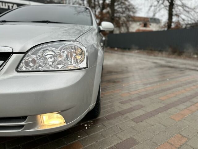 Серый Шевроле Лачетти, объемом двигателя 1.8 л и пробегом 180 тыс. км за 4500 $, фото 4 на Automoto.ua