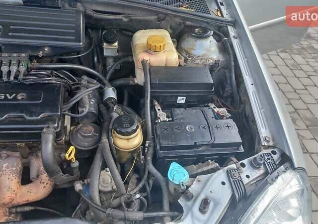 Серый Шевроле Лачетти, объемом двигателя 1.8 л и пробегом 320 тыс. км за 2999 $, фото 17 на Automoto.ua