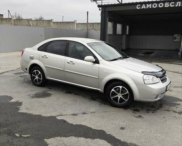 Серый Шевроле Лачетти, объемом двигателя 1.82 л и пробегом 222 тыс. км за 2999 $, фото 3 на Automoto.ua