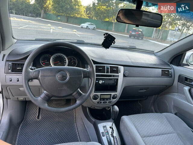 Серый Шевроле Лачетти, объемом двигателя 1.8 л и пробегом 136 тыс. км за 7500 $, фото 20 на Automoto.ua