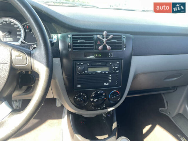 Серый Шевроле Лачетти, объемом двигателя 1.8 л и пробегом 121 тыс. км за 3000 $, фото 5 на Automoto.ua