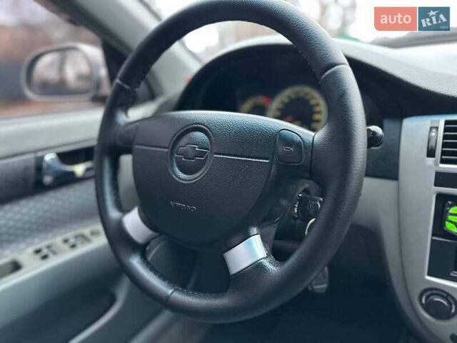 Сірий Шевроле Лачетті, об'ємом двигуна 1.8 л та пробігом 185 тис. км за 4500 $, фото 46 на Automoto.ua