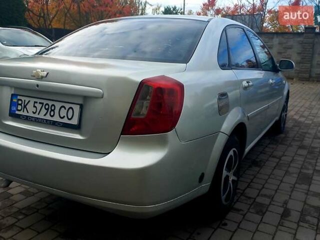 Серый Шевроле Лачетти, объемом двигателя 1.8 л и пробегом 320 тыс. км за 2999 $, фото 1 на Automoto.ua