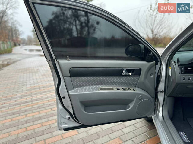 Сірий Шевроле Лачетті, об'ємом двигуна 1.8 л та пробігом 185 тис. км за 4500 $, фото 36 на Automoto.ua
