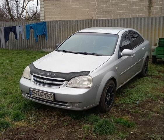Серый Шевроле Лачетти, объемом двигателя 1.6 л и пробегом 300 тыс. км за 3700 $, фото 1 на Automoto.ua
