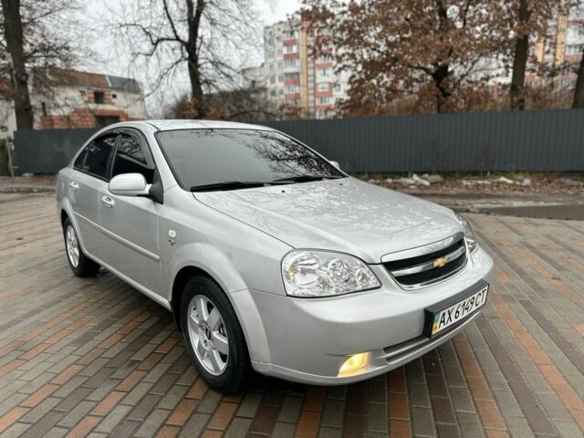 Серый Шевроле Лачетти, объемом двигателя 1.8 л и пробегом 180 тыс. км за 4500 $, фото 2 на Automoto.ua