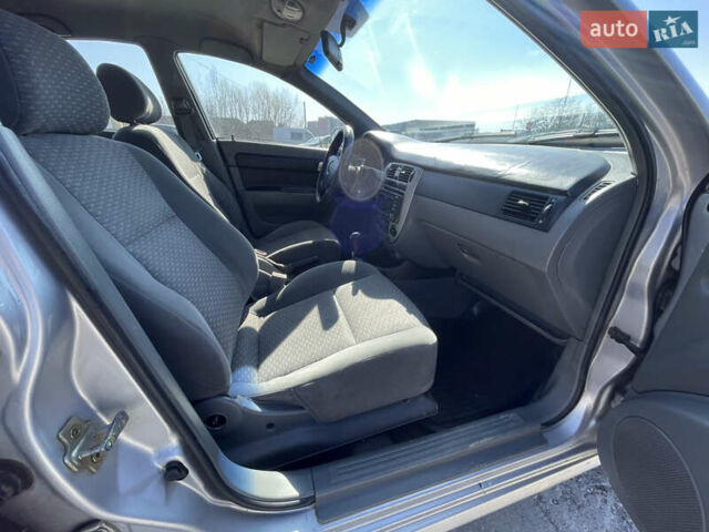 Серый Шевроле Лачетти, объемом двигателя 1.6 л и пробегом 235 тыс. км за 2750 $, фото 11 на Automoto.ua