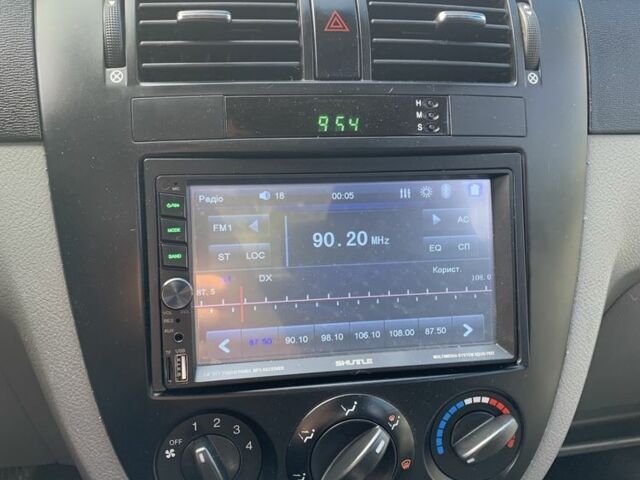 Серый Шевроле Лачетти, объемом двигателя 1.8 л и пробегом 400 тыс. км за 3450 $, фото 5 на Automoto.ua