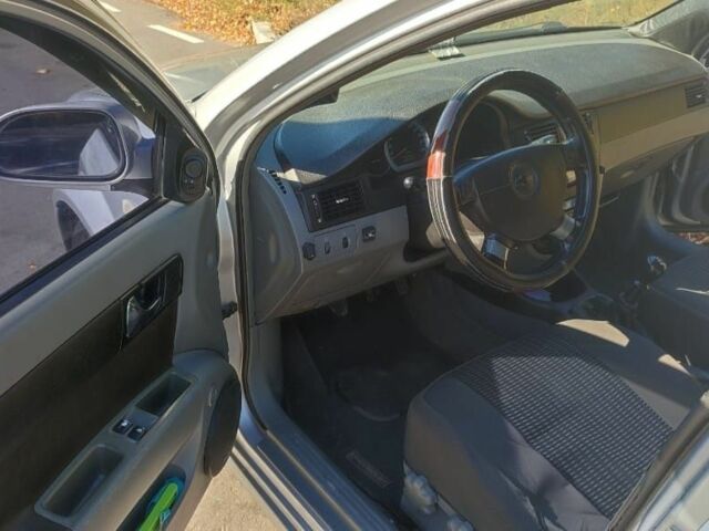 Серый Шевроле Лачетти, объемом двигателя 0 л и пробегом 350 тыс. км за 4000 $, фото 4 на Automoto.ua