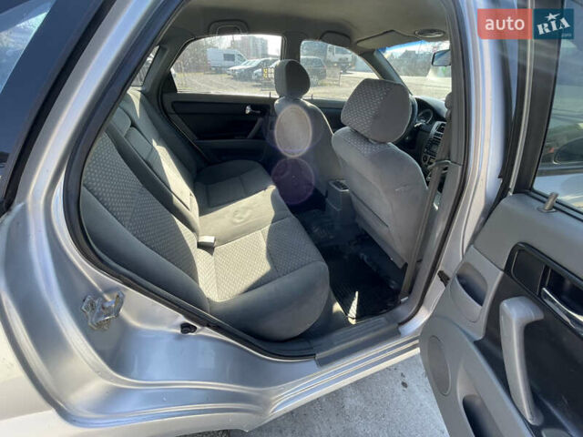 Серый Шевроле Лачетти, объемом двигателя 1.6 л и пробегом 235 тыс. км за 2750 $, фото 9 на Automoto.ua