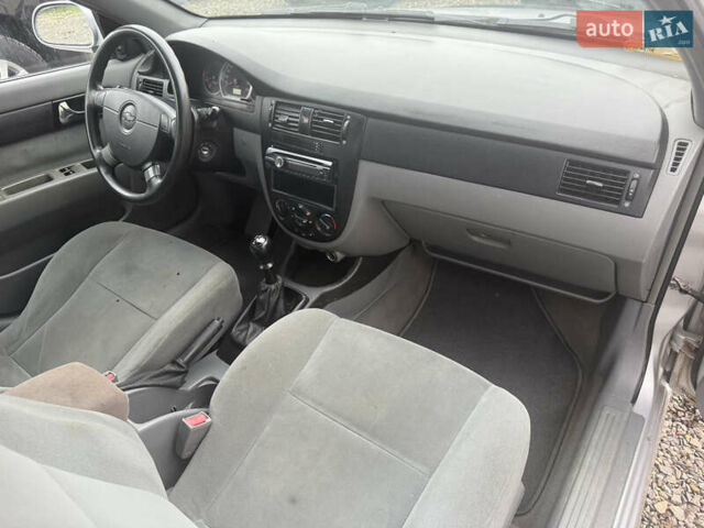 Серый Шевроле Лачетти, объемом двигателя 1.8 л и пробегом 300 тыс. км за 2800 $, фото 8 на Automoto.ua