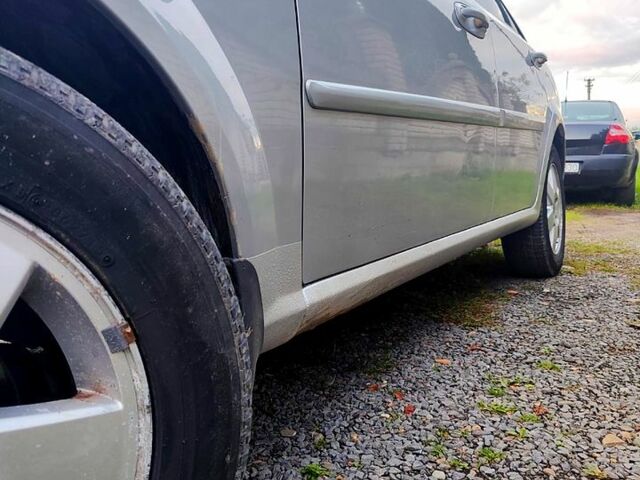 Сірий Шевроле Лачетті, об'ємом двигуна 1.8 л та пробігом 290 тис. км за 3600 $, фото 4 на Automoto.ua