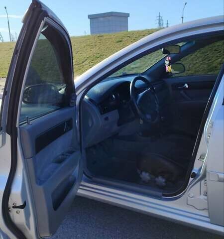 Сірий Шевроле Лачетті, об'ємом двигуна 1.8 л та пробігом 220 тис. км за 5600 $, фото 11 на Automoto.ua