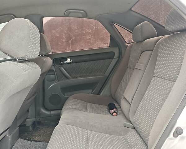 Серый Шевроле Лачетти, объемом двигателя 1.8 л и пробегом 165 тыс. км за 4000 $, фото 4 на Automoto.ua