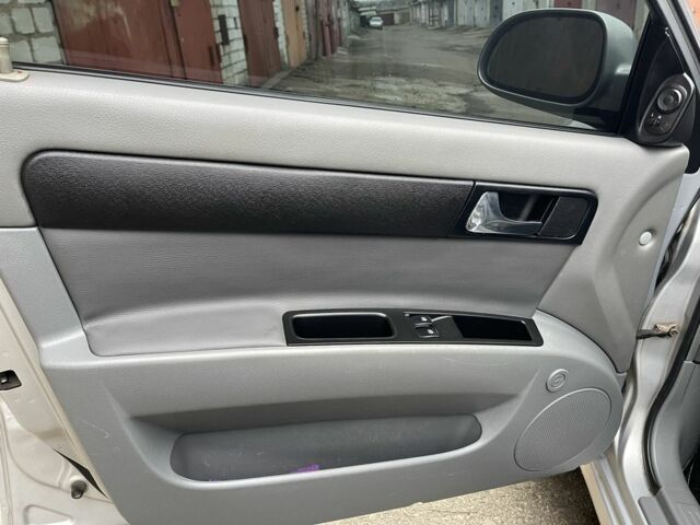 Серый Шевроле Лачетти, объемом двигателя 1.8 л и пробегом 294 тыс. км за 3900 $, фото 13 на Automoto.ua