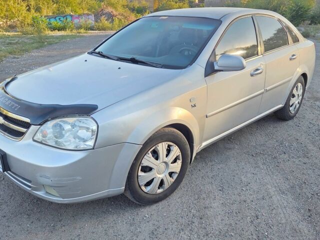 Серый Шевроле Лачетти, объемом двигателя 1.8 л и пробегом 240 тыс. км за 3650 $, фото 5 на Automoto.ua